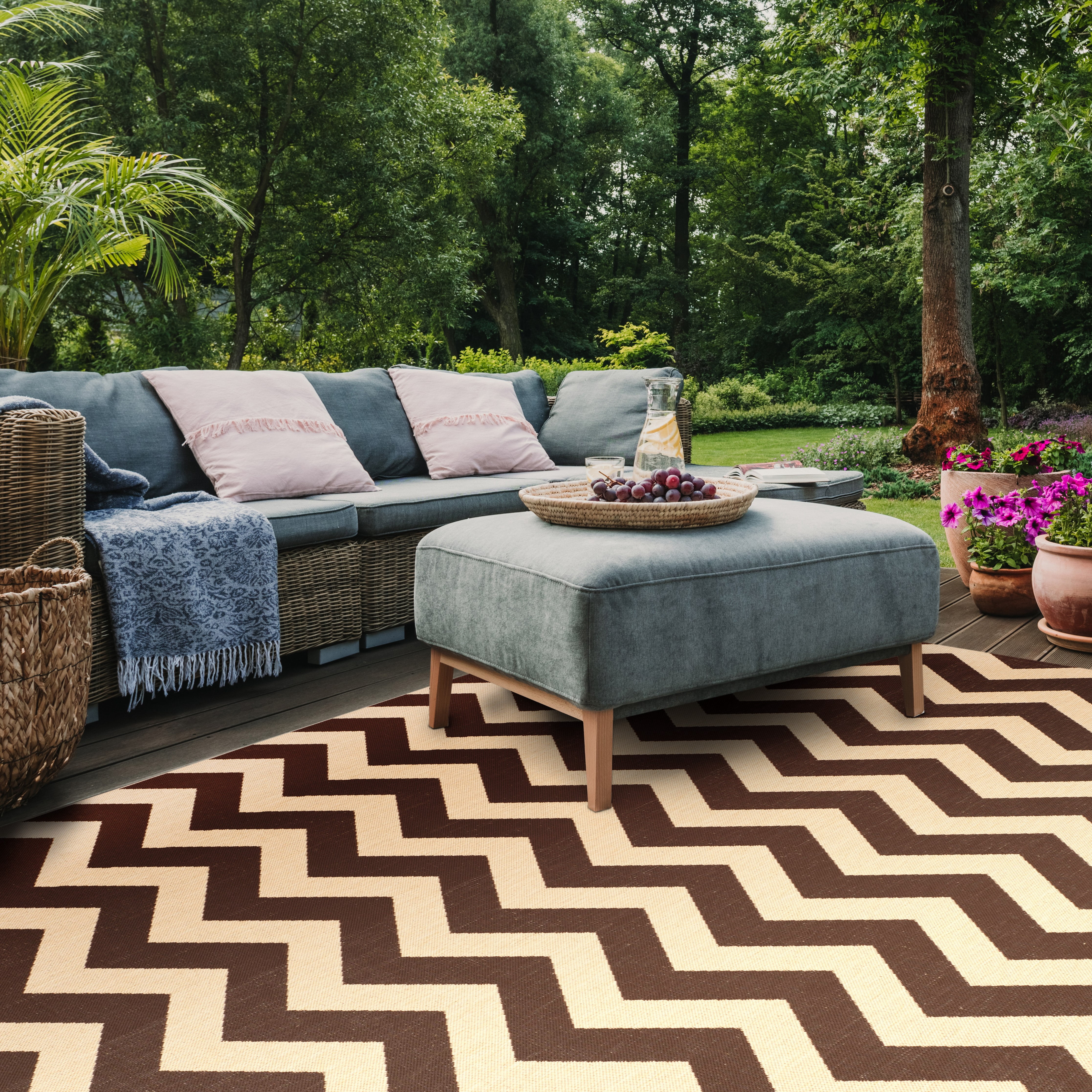 Safavieh Courtyard Bailey Chevron Indoor/Outdoor Area Rug, Dark Brown, 5'3" x 7'7"