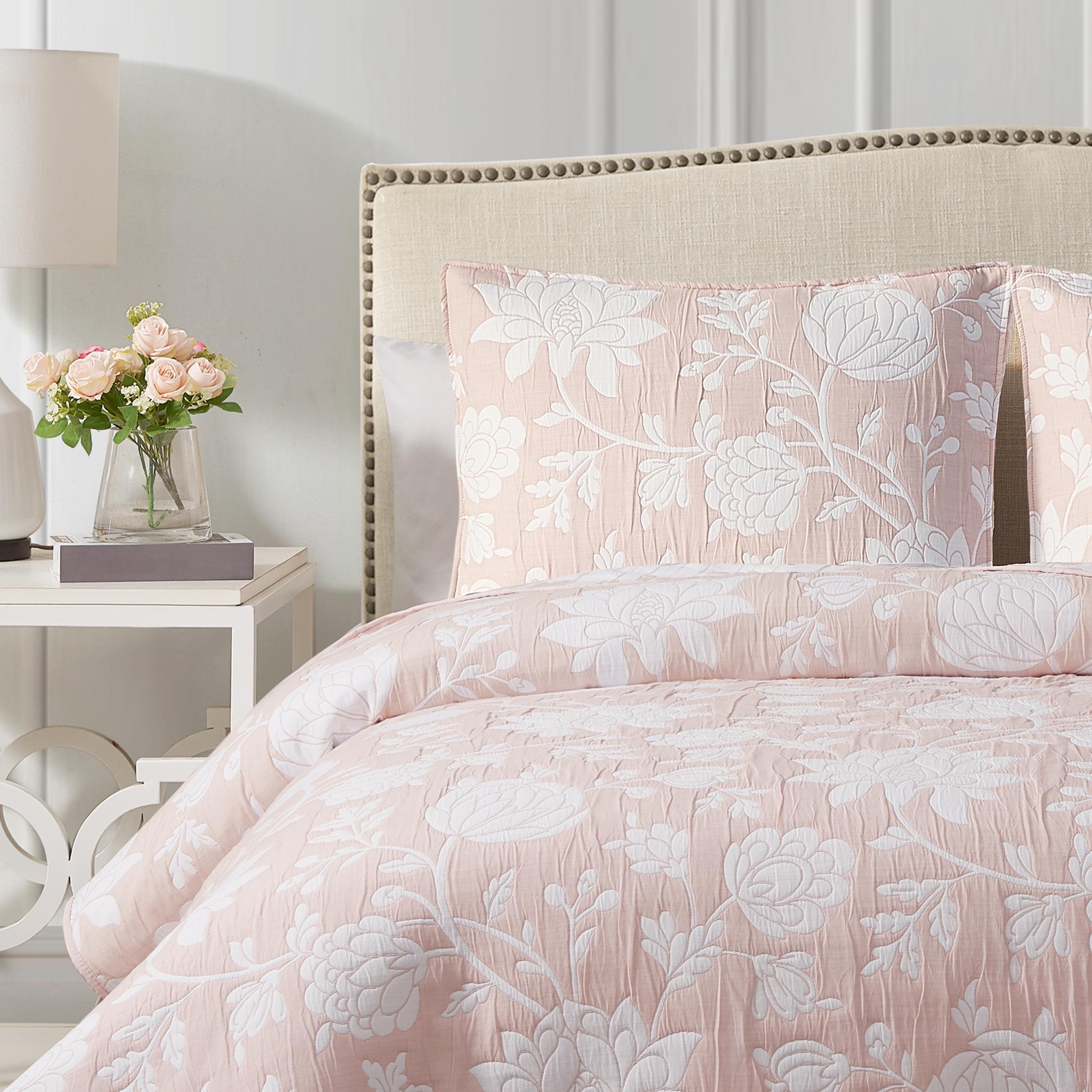 Rosewood Estate Pink 2-Piece Soft Woven Matelasse Jacquard Cotton Blend Quilt Set - Twin