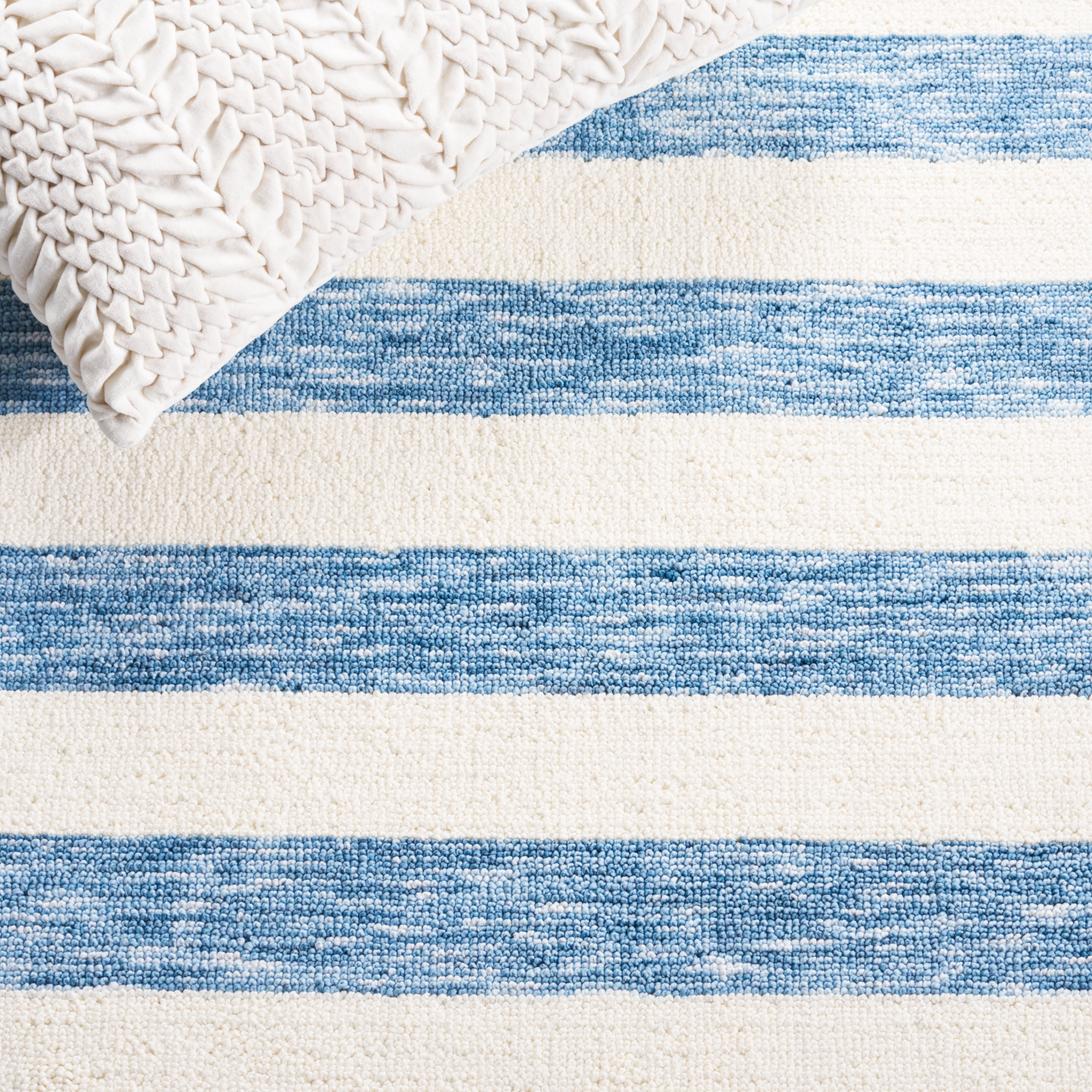 Safavieh Easy Care Fergal Striped Polyester Machine Washable Area Rug, Light Blue/Ivory, 4' x 6'
