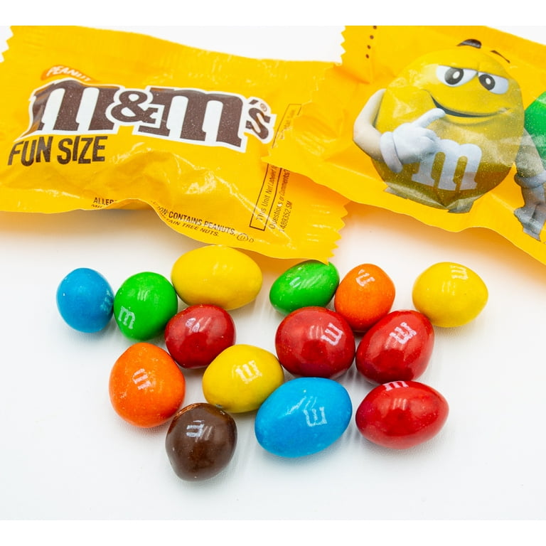 M&M'S Peanut Milk Chocolate Candy, Bulk Fun Size, Individually