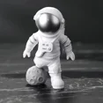 thumbnail image 2 of Figura de astronauta de 3/4 piezas, estatua, escultura de astronauta, juguete educativo, decoración de escritorio para el hogar, modelo de astronauta para regalo de niños, 2 of 6