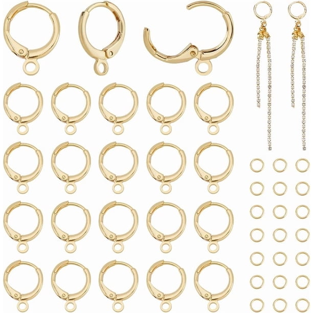 Kit de accesorios para aretes chapados en oro de 18 quilates, 30 ganchos de latón para aretes, aros Huggie con cierre de palanca y 30 anillas abiertas de acero inoxidable de 6 mm.