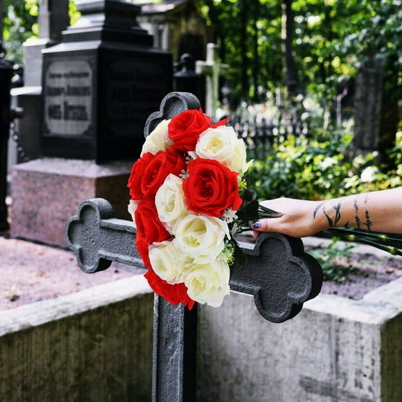 UNOMOR Artificial Rose Bouquet Plastic Non-fading Funeral Use 1Pack