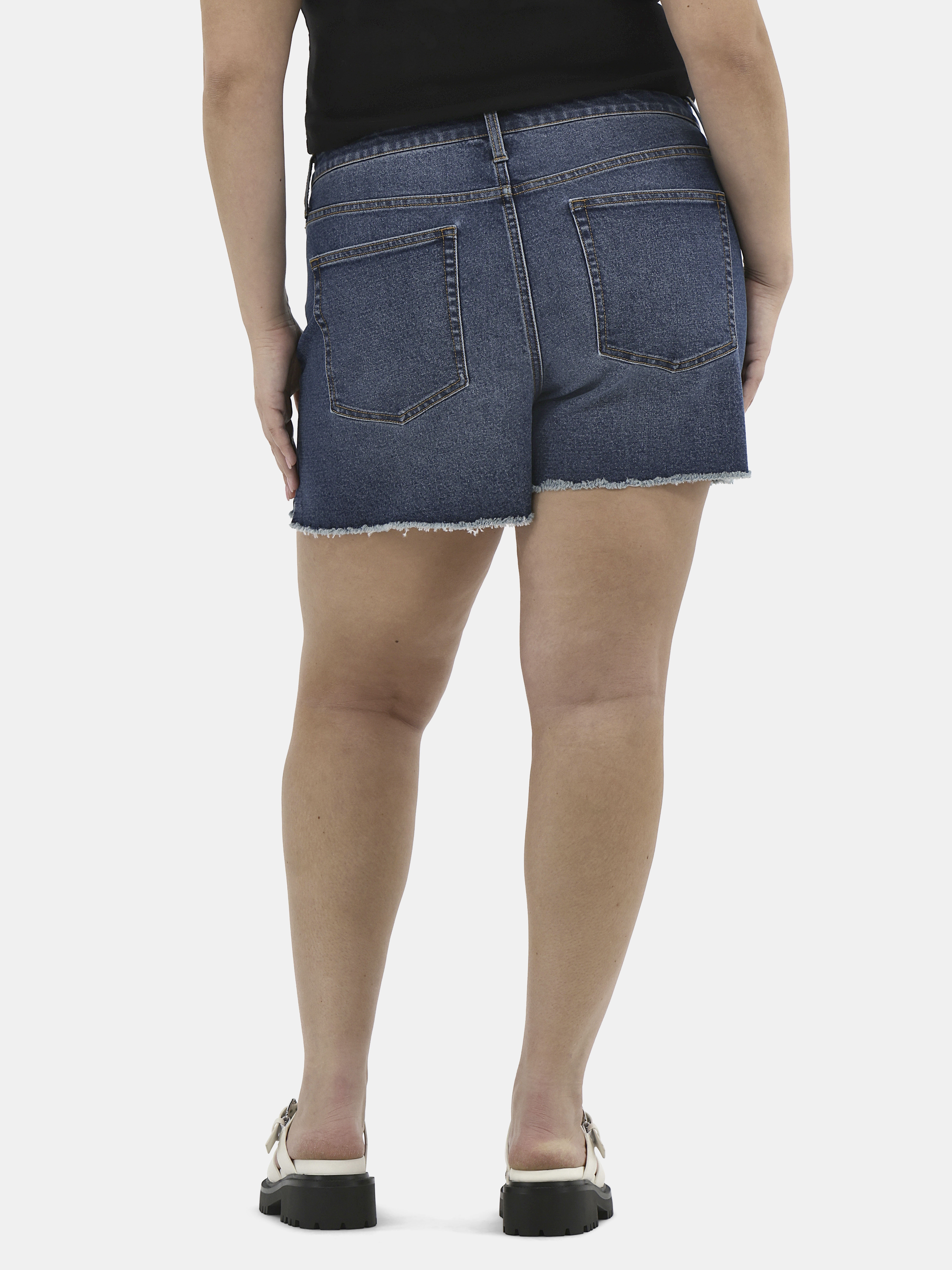 No Boundaries Women's Mid Rise Denim Short, Sizes 2-26W
