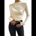 thumbnail image 1 of Camiseta Informal de Larga con Cuello Alto y Fruncido para Mujer, Corte Entallado y Color Liso Albaricoque M, 1 of 10