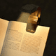 thumbnail image 4 of Luz de libro de marcador, luces de lectura con Clip para libros en la cama, niveles de brillo, luz suave fácil para los ojos, luz de lectura LED Adepaton 2035108, 4 of 8