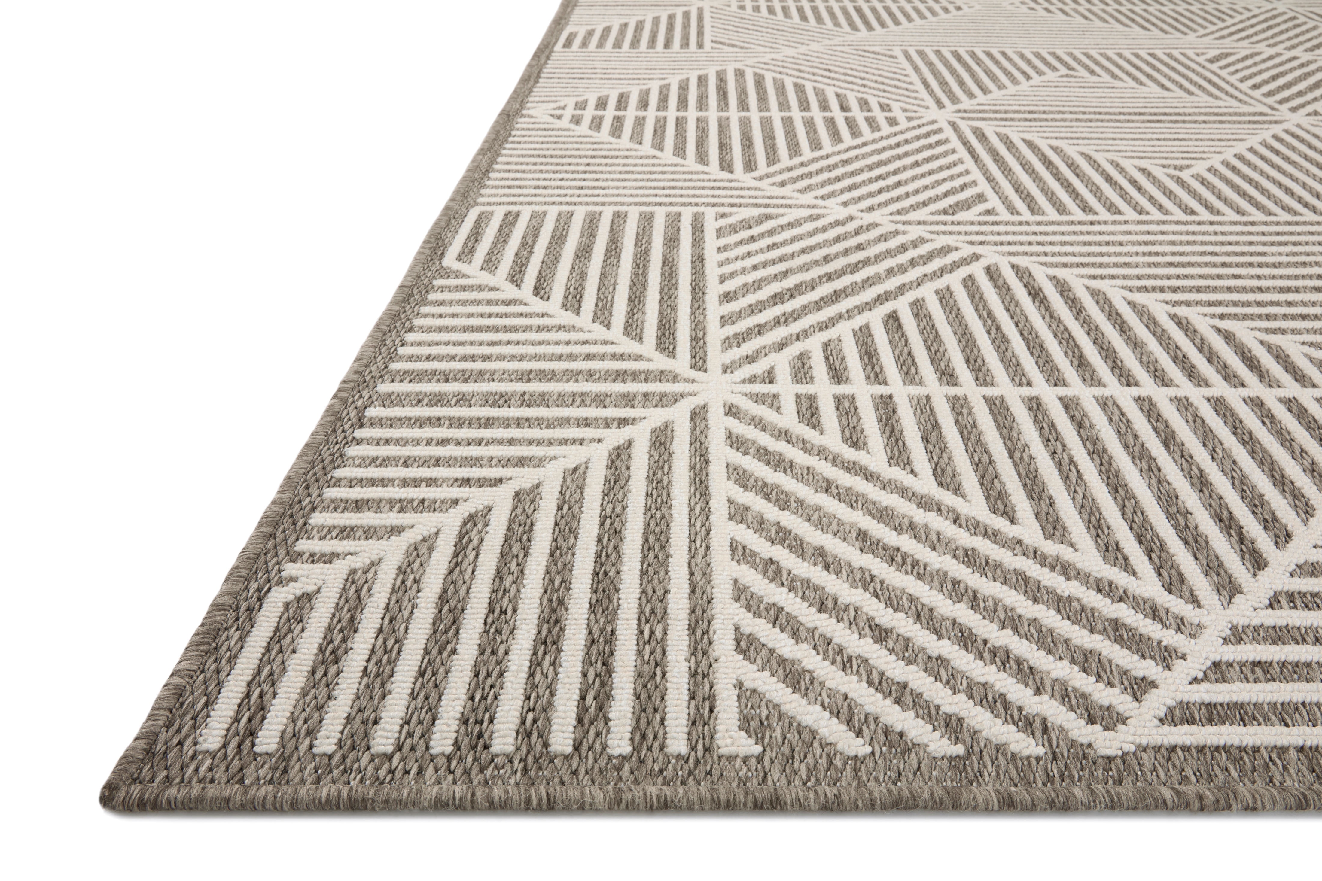 Indoor Outdoor Loloi Rainier Natural / Ivory 7'-10" x 10'-10" Area Rug