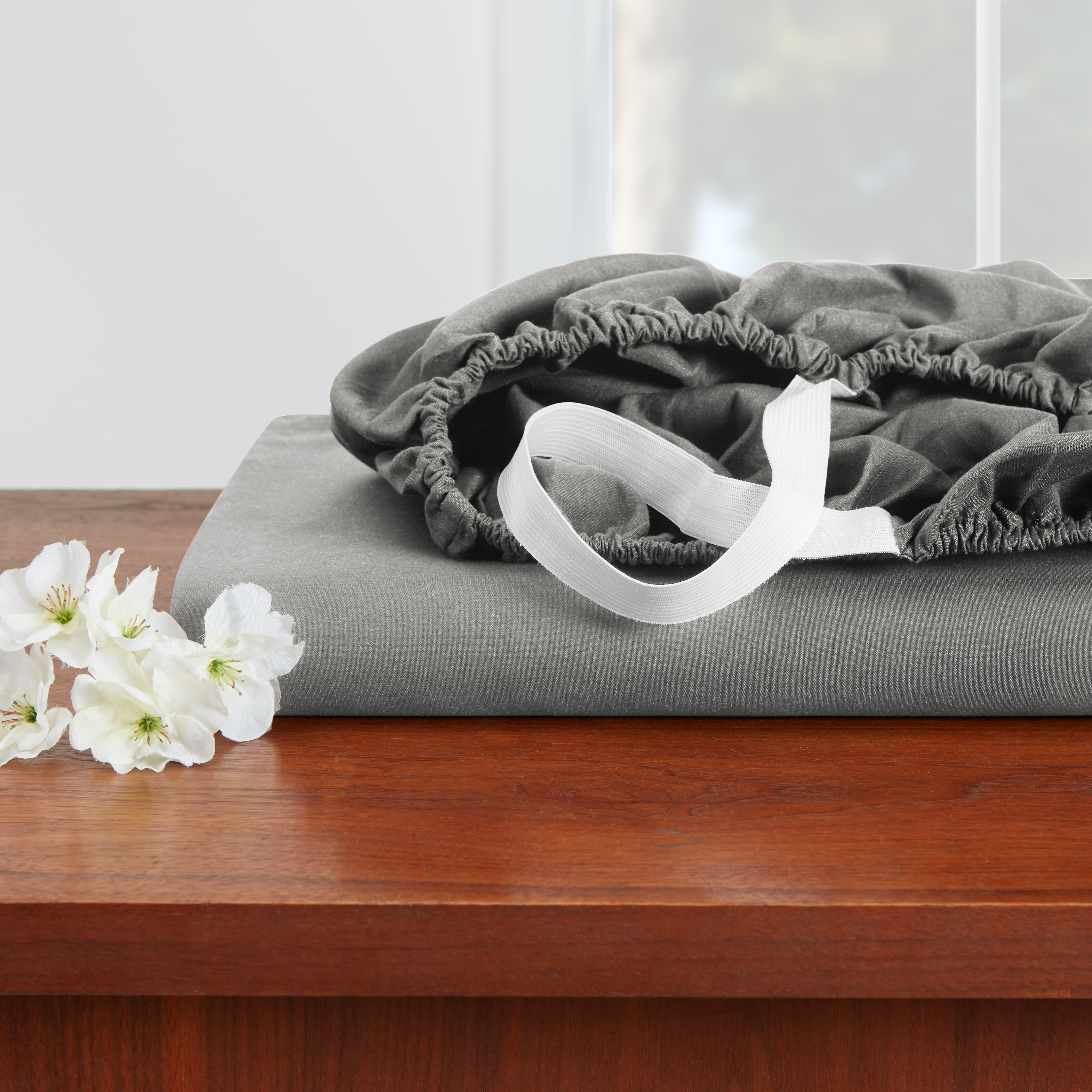 Hearth & Harbor Deep Pocket 3 Piece Solid Bed Sheet Set, 1800 Thread Count Microfiber Sheets, Twin, Gray