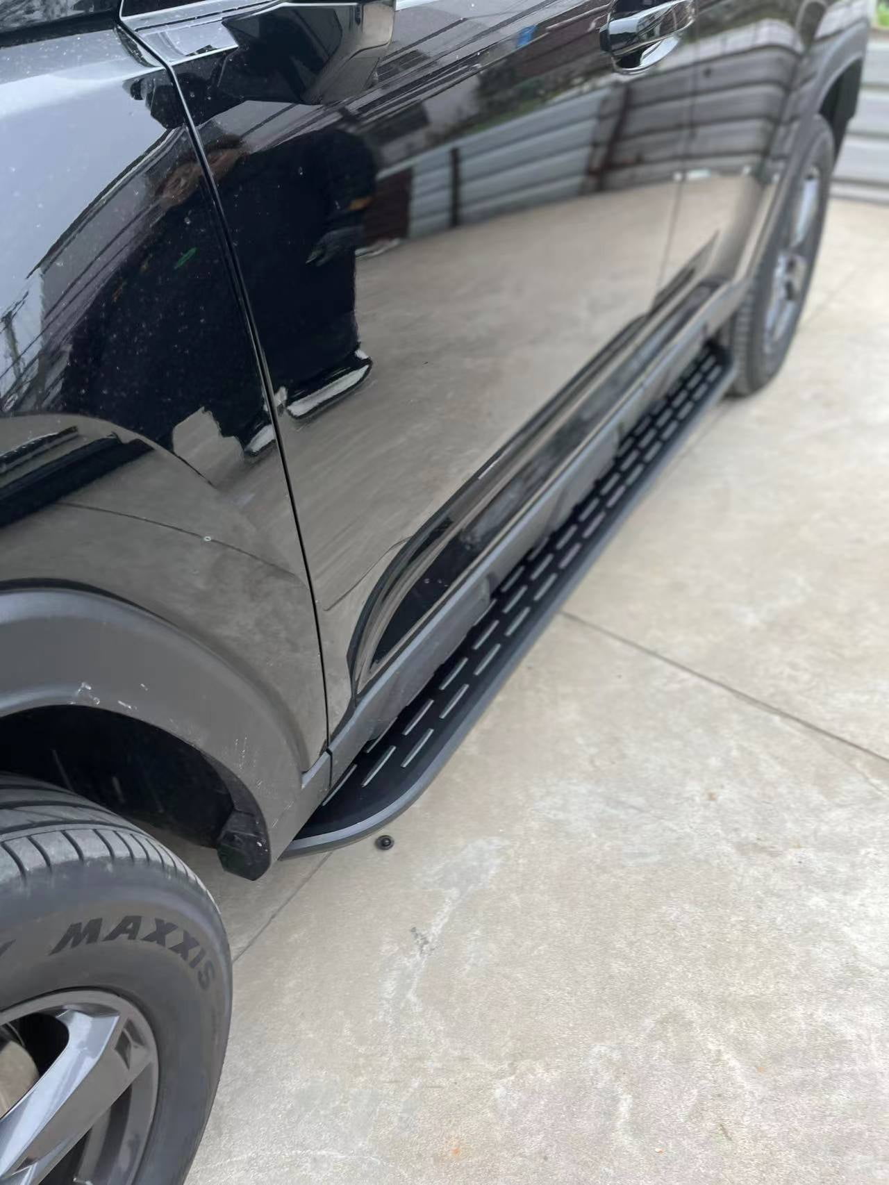 ランニングボードサイドステップペダルナーフバー2個、スバルフォレスター2019-2023対応 スバル フォレスター 2025 ランニングボード  サイドステップ ナーフ バー ペダル ランニングボード アルミニウム ブラック ( Hyundai Palisade 2020-2025 サイドステップ  ナーフバー ... ランニングボード Hyundai Palisade 2019-2024 2025 サイドステップ ペダルステップ ナーフバーアクセサ