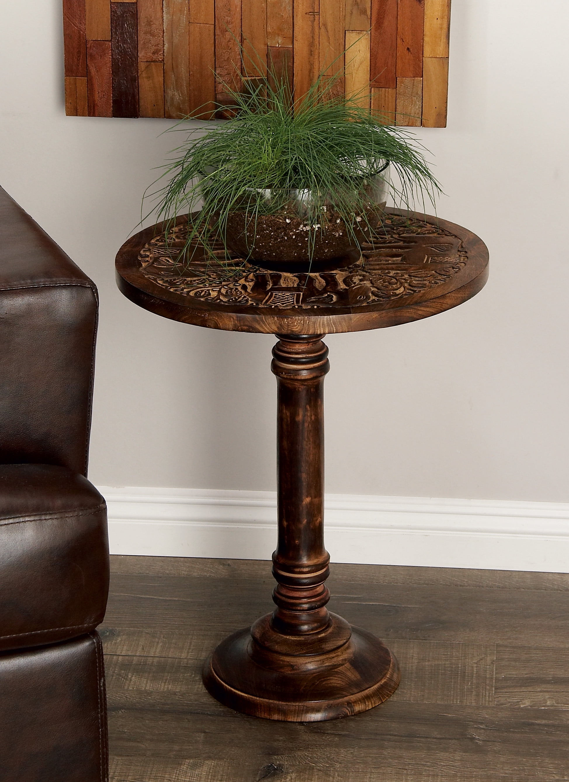 Decmode Traditional 21 inch mango wood accent table with elephant