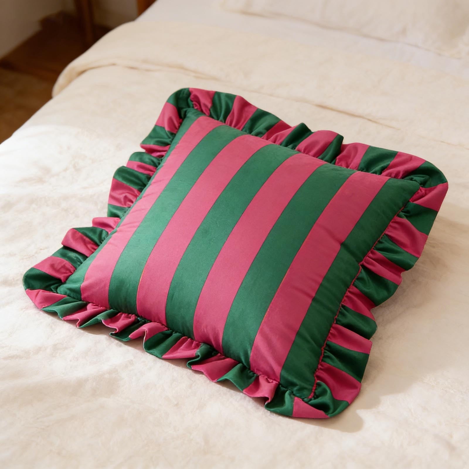 Outdoor Throw Pillows, Velvet Decorative Pillows, Ruffled Decorative Pillows (with filling), Perfect for Sofas, Bedrooms, and Living Rooms—Soft Home Textile Accessories