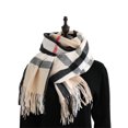 thumbnail image 1 of Bufandas a cuadros para mujeres y hombres Bufandas de otoño e invierno Bufanda de invierno con tacto de cachemira Bufanda a cuadros escoceses suave y cálida, 1 of 5
