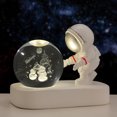 thumbnail image 1 of Bola de cristal tallada con luz de noche con forma de astronauta y base luminosa para estudiantes y amigos, 1 of 6