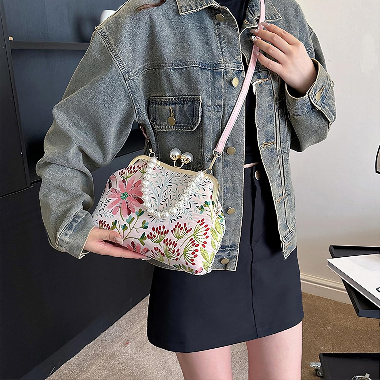 Women Vintage Floral Embroidered Top Handle Handbag Kiss Lock Elegant Clutch Purse Small Pearl Crossbody Bag