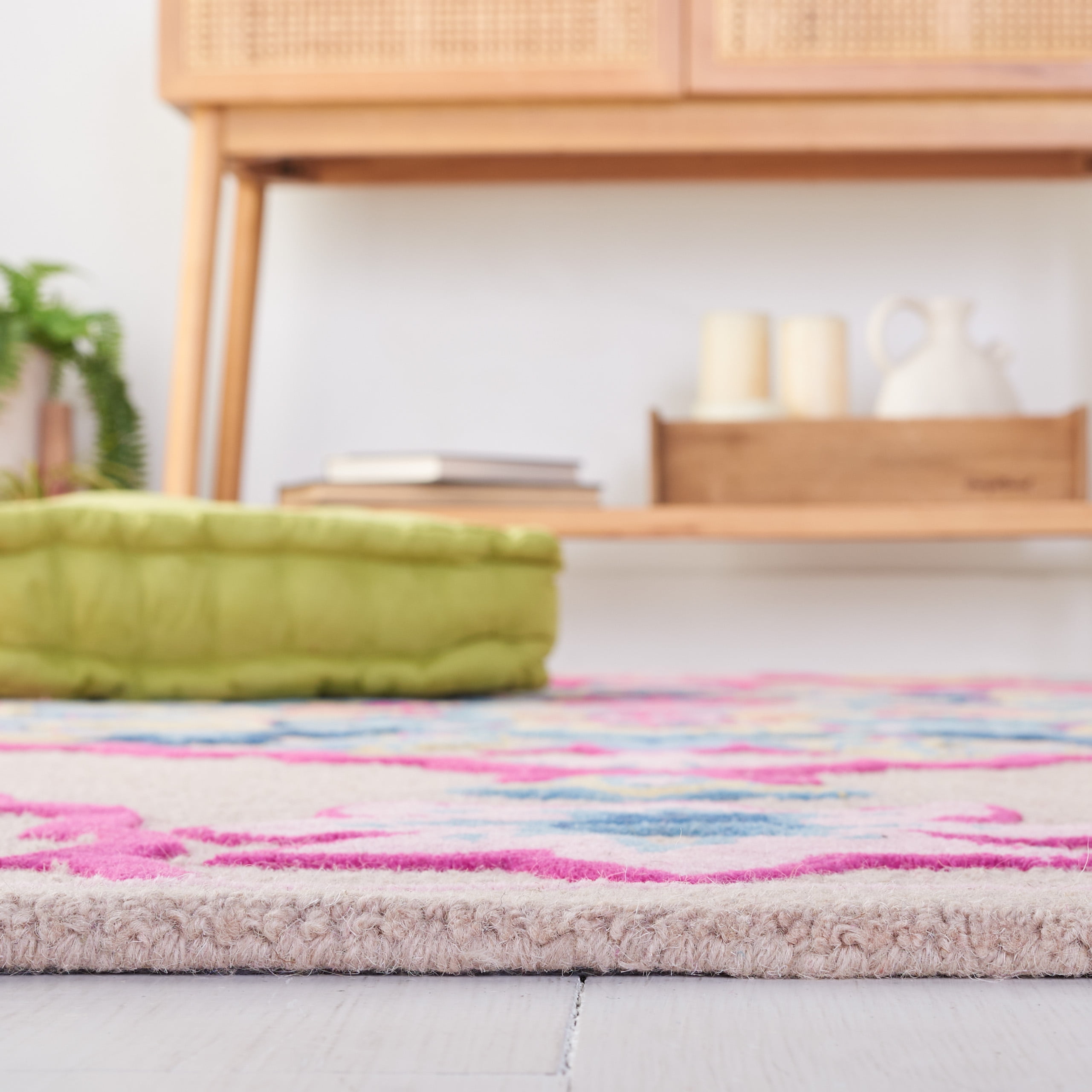 SAFAVIEH Bellagio Rio Floral Wool Runner Rug, Light Pink/Multi, 2'3" x 11'
