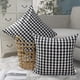 thumbnail image 1 of Juego de 2 fundas de almohada CARRIE HOME a cuadros blancos y negros de 45 x 45 cm, 1 of 7
