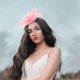 thumbnail image 4 of Tocado con pinza para el pelo, diadema de malla con plumas, para cóctel, fiesta de té, boda, 4 of 7