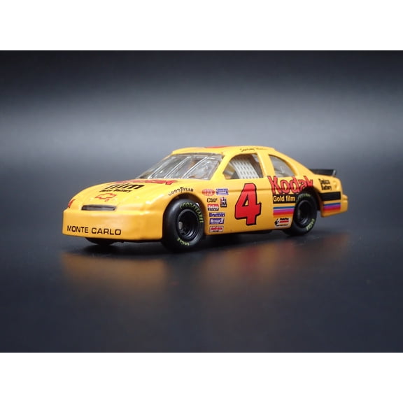 (Open Box) 1996 CHEVY CHEVROLET MONTE CARLO 4 STERLING MARTIN NASCAR 1:64 DIECAST MODEL CAR