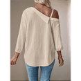 thumbnail image 4 of Blusa Asimétrica con Hombros Descubiertos y Larga Abotonada para Mujer, Color Albaricoque XL, 4 of 6