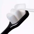 thumbnail image 3 of Cepillo de dientes extra suave para adultos con 20000 cerdas suaves, cepillos de dientes manuales micro nano para proteger las encías sensibles, negro/blanco, 3 of 3