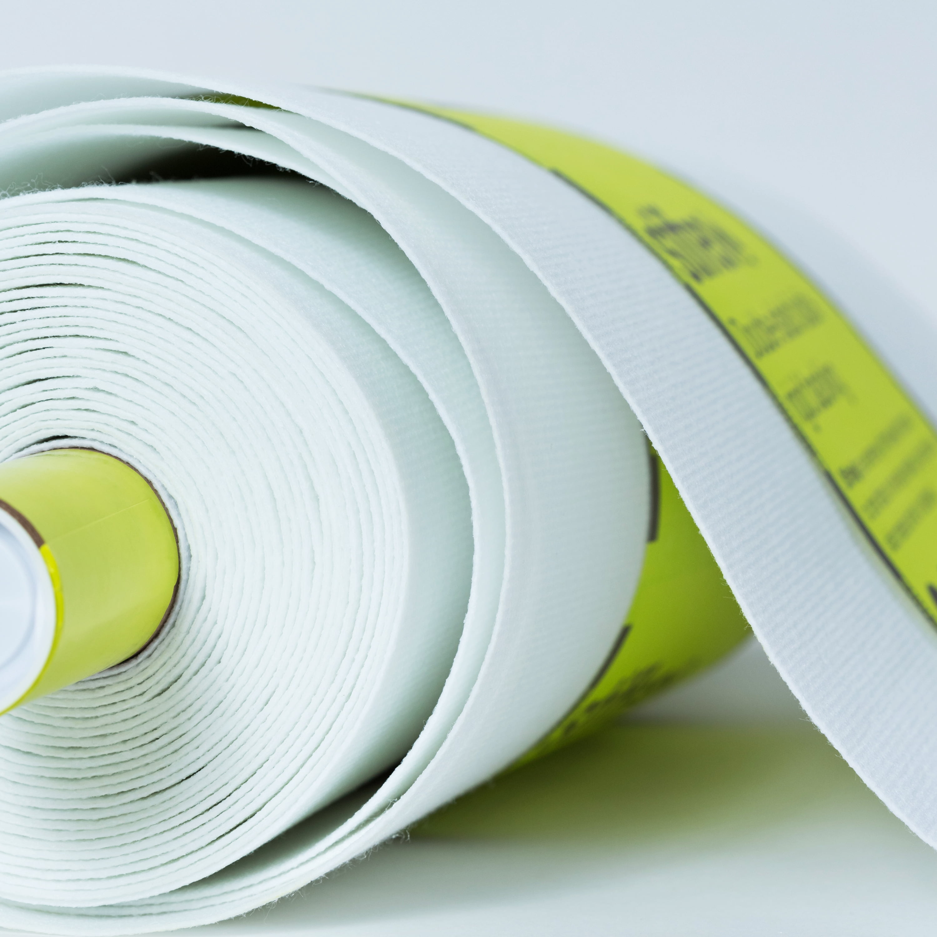 Fairfield Stiffen Double Sided Fusible Bonding Interfacing 20"Wide x 10 yd Roll