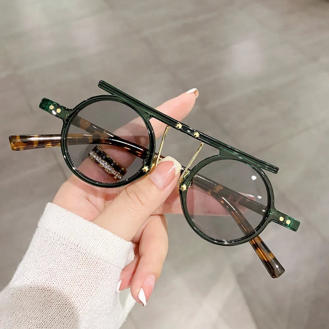 Fashion Vintage Round Sunglasses Woman Man Brand Designer Sun Glasses Female Male Small Frame Gradient Retro Gafas