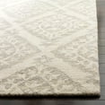 thumbnail image 2 of SAFAVIEH Micro-Loop Linton Damask Trellis Wool Area Rug, Light Grey, 5' x 5' Round, 2 of 5