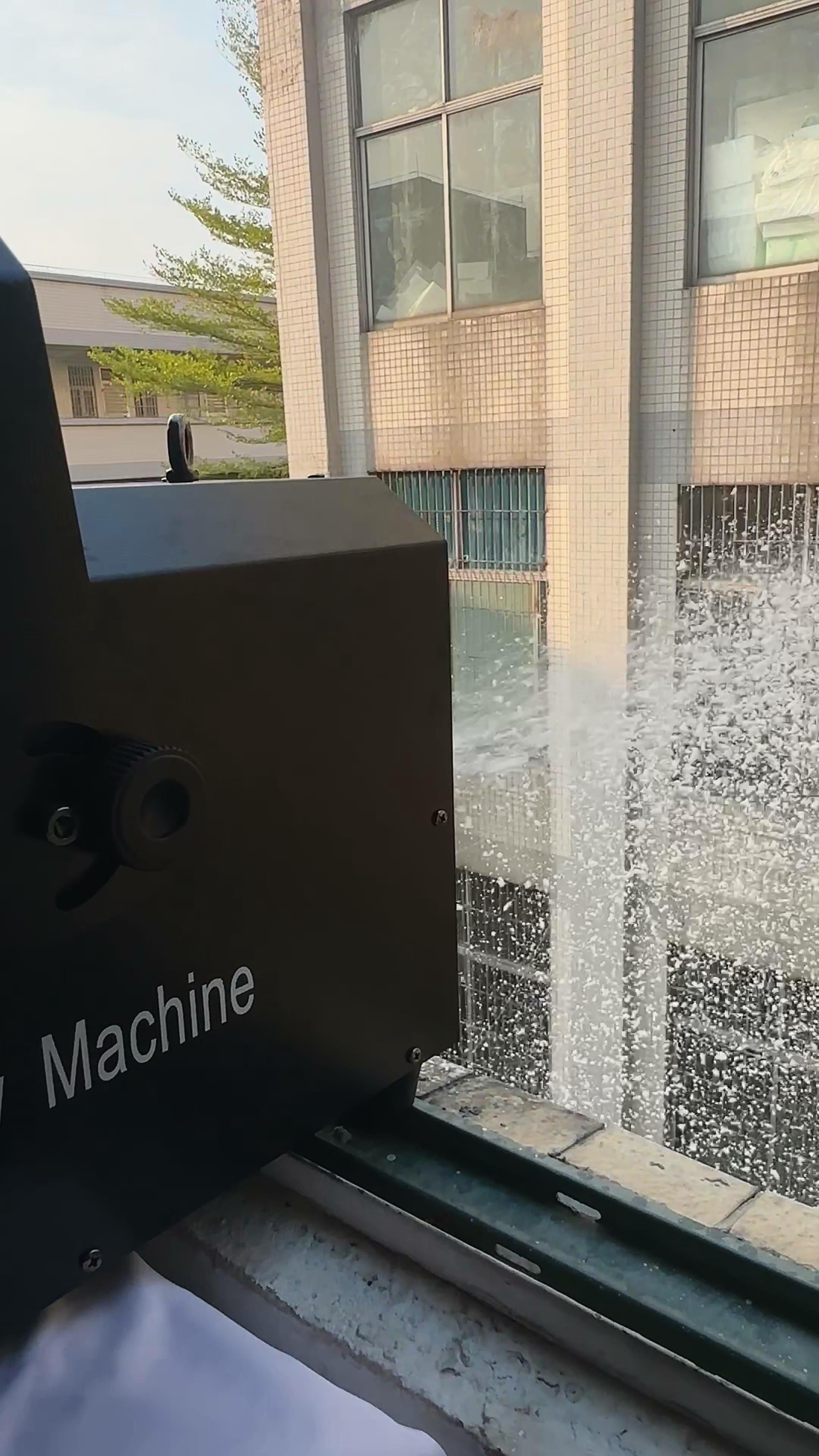 Stage Effect Snow Machine 1500W Noise-Free Artificial Snowflake Spray DJ Equipment