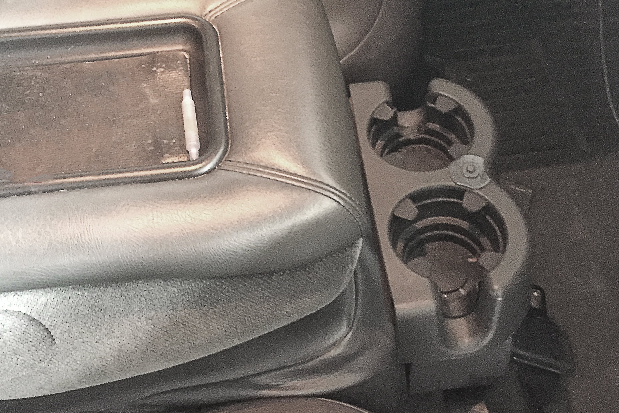 2001-2006 Chevy Silverado Crew Cab Front Floor Cup Holder Insert Drink Liner