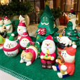 thumbnail image 3 of Escena decorativa de Navidad, decoración de estantería coleccionable para el hogar, juguete artesanal de resina para jardín, adornos de bonsái, 1 ud., 3 of 4