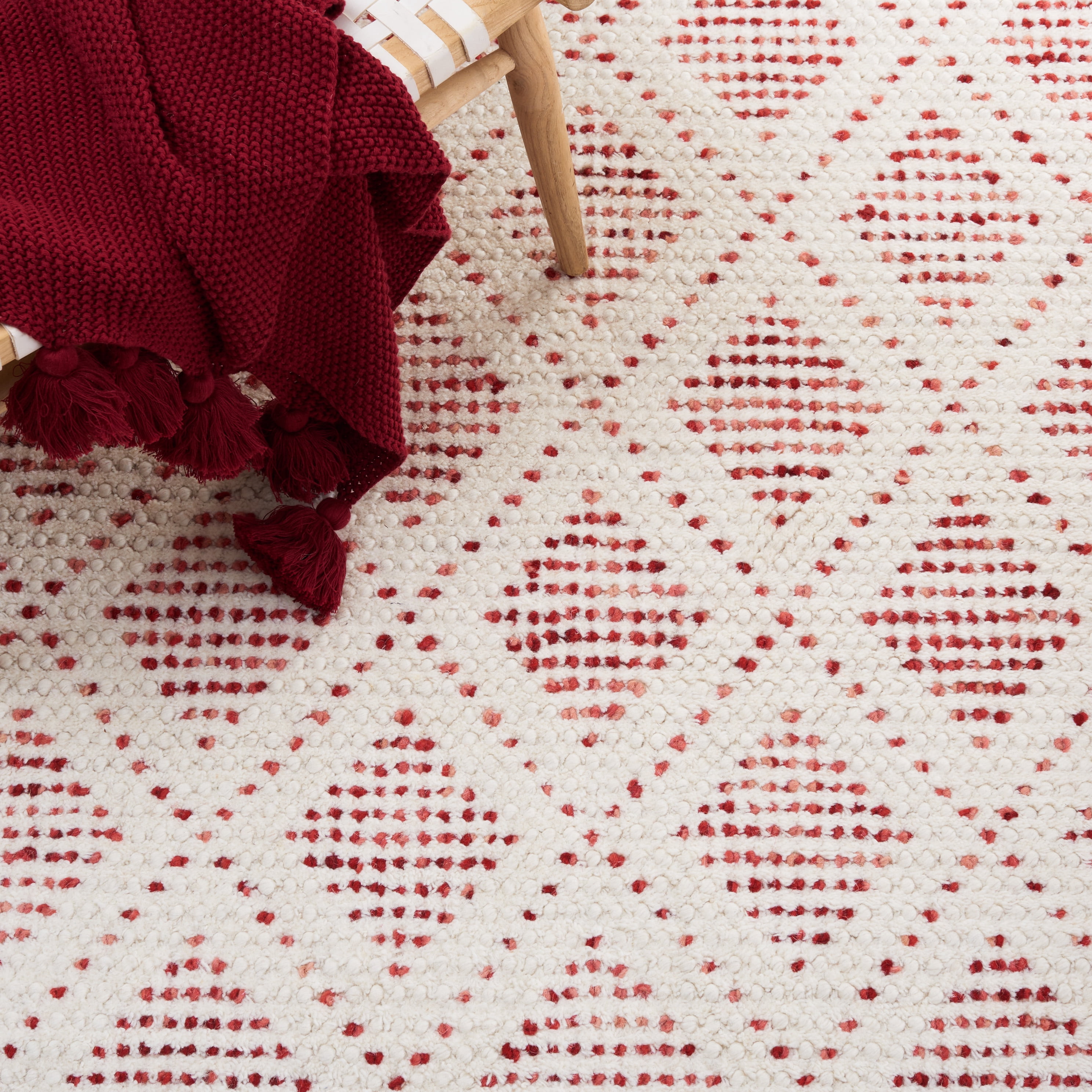 SAFAVIEH Natura Ruadhan Diamond Area Rug, Ivory/Red, 6' x 6' Square