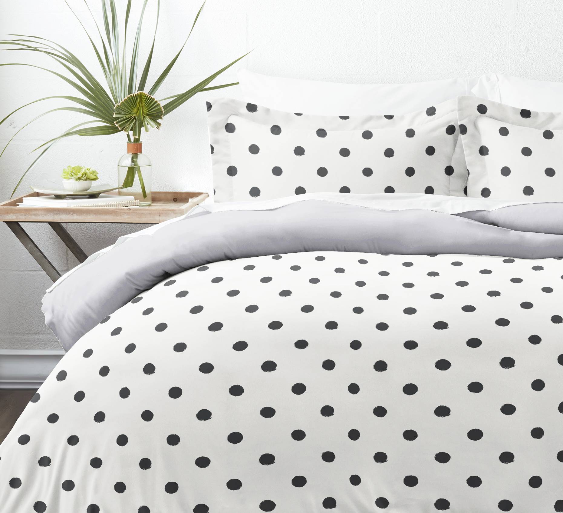 Noble Linens Light Gray Painted Polkadot Reversible 3-Piece Duvet Cover Set, King/Cal King