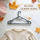 thumbnail image 2 of Ganchos de Ropa de Plástico para Adulto, Negro, Paquete de 100 Unidades, 2 of 9