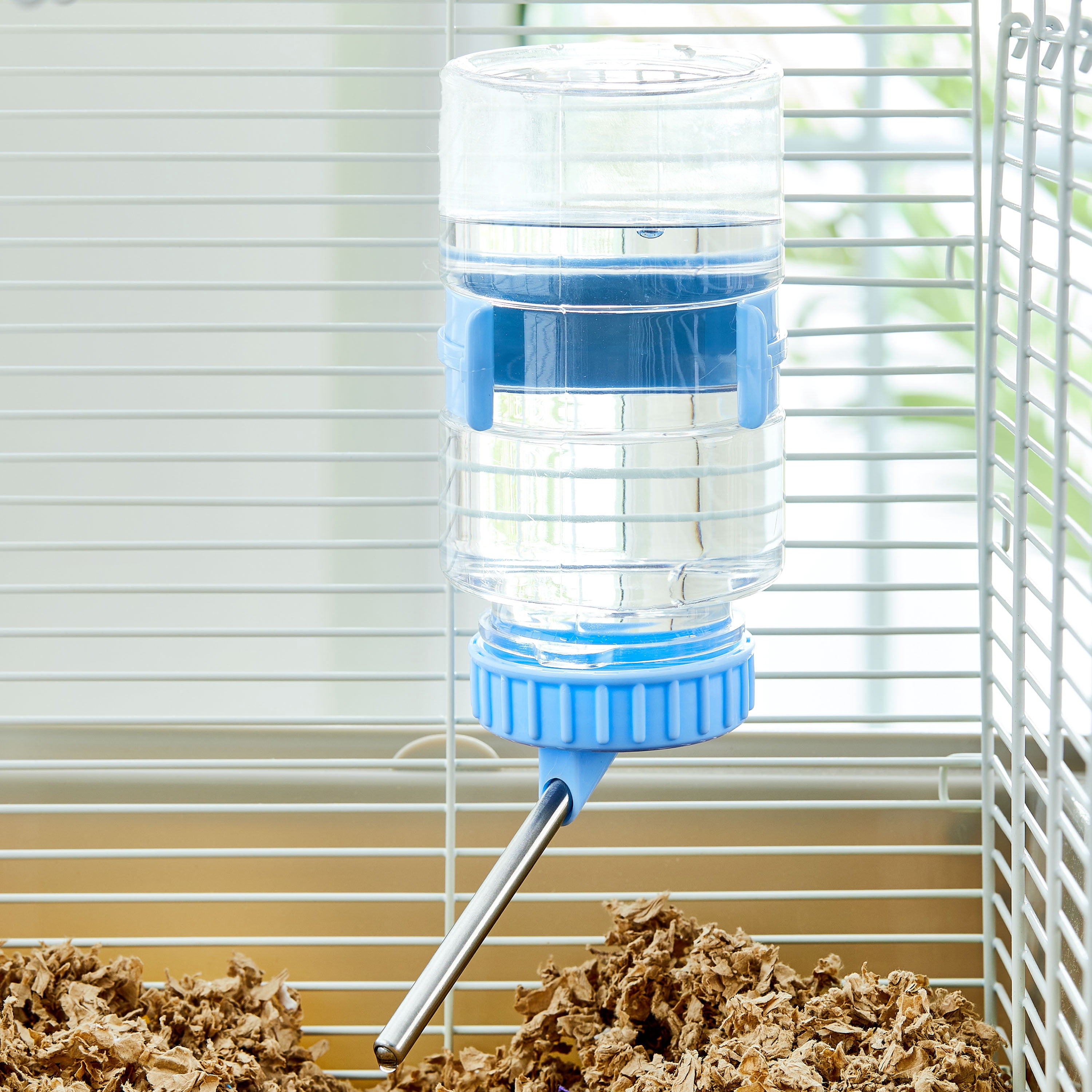 Vibrant Life 24 oz No Drip Hanging Pet Water Bottle for Small Animals, Blue
