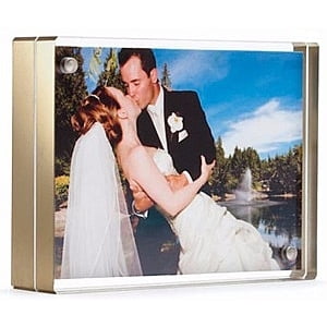 The original acrylic MAGNET FRAME 3 5x5 with Metallic-Gold edge by Canetti - 3.5x5