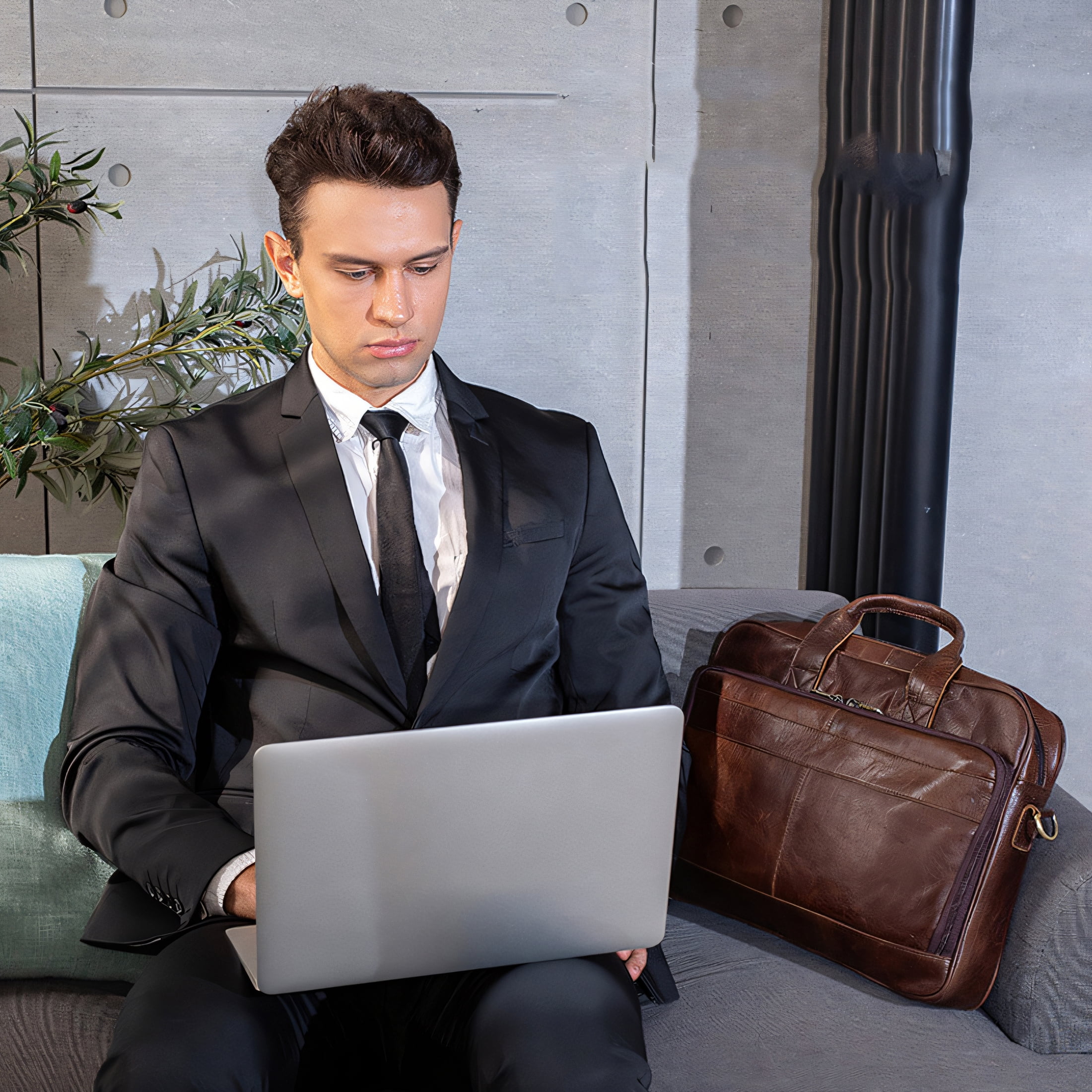 GASTROPOD Briefcases for Men,Hard Texture Laptop Bag for Men,Convenient for Daily Use Messenger Bag for Men,Red Brown