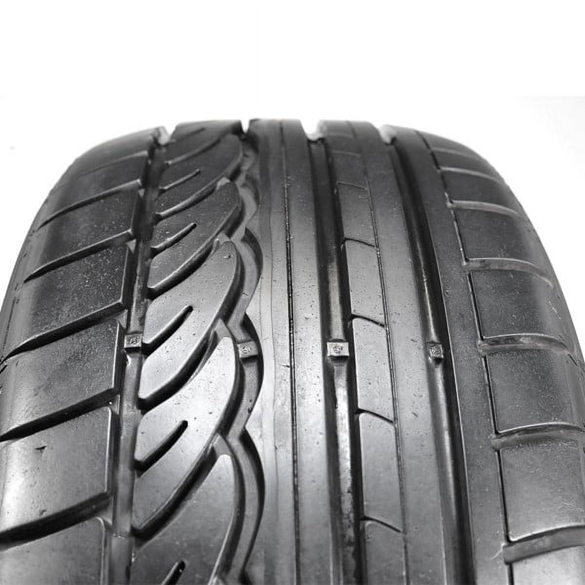 Dunlop SP Sport 01 DSST ROF 245/40R18 93 Y Tire Fits: 2002-10