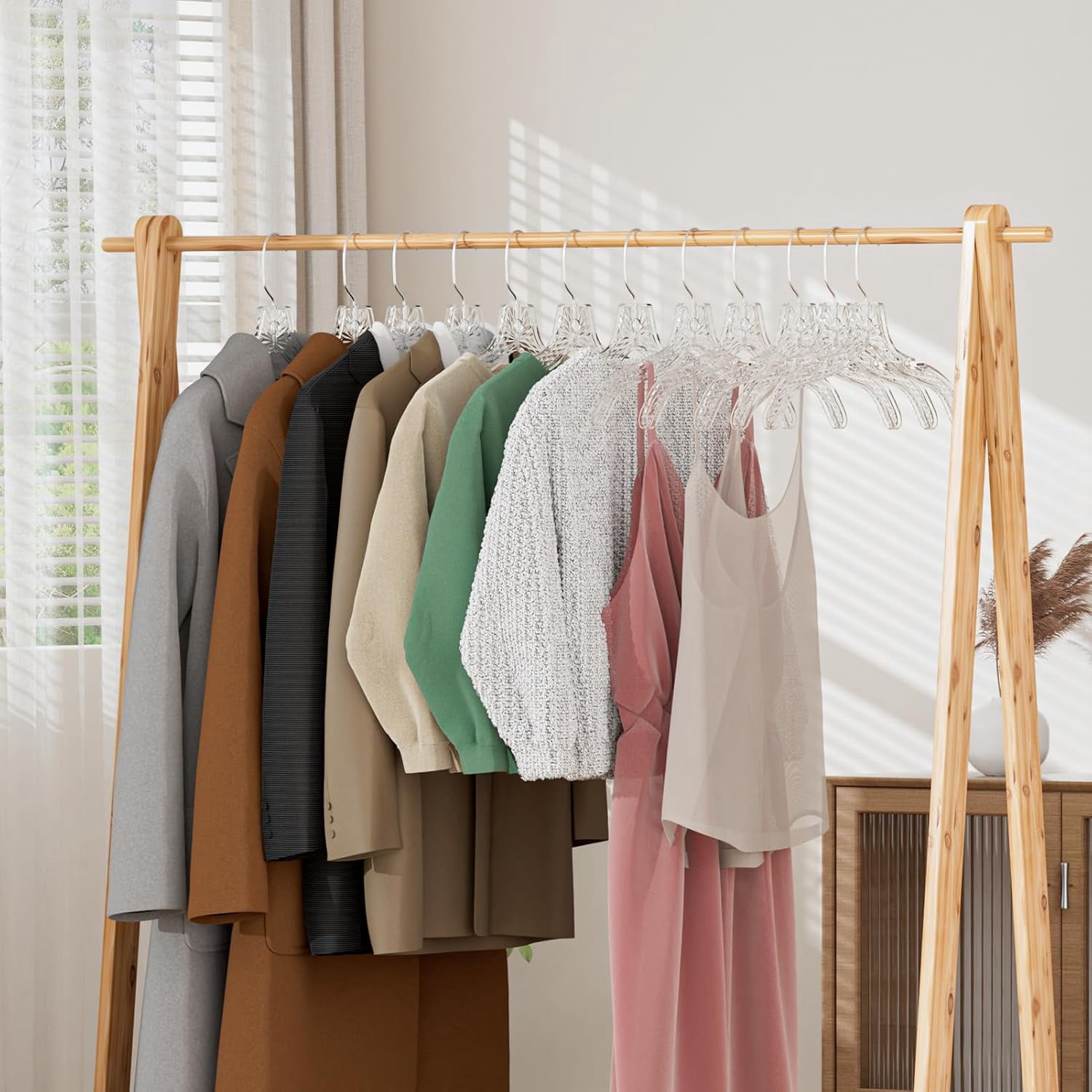 UEAKPIC Clear Crystal Plastic Hangers with 360 Degree Rotatable Hook for Shirt, Coat, Dress 25 Pack