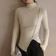 thumbnail image 3 of Camiseta básica de manga larga para mujer: cuello alto, corte ajustado, elástica y ligera, blusa para combinar con otras prendas, ideal para hacer ejercicio o para un look informal., 3 of 3