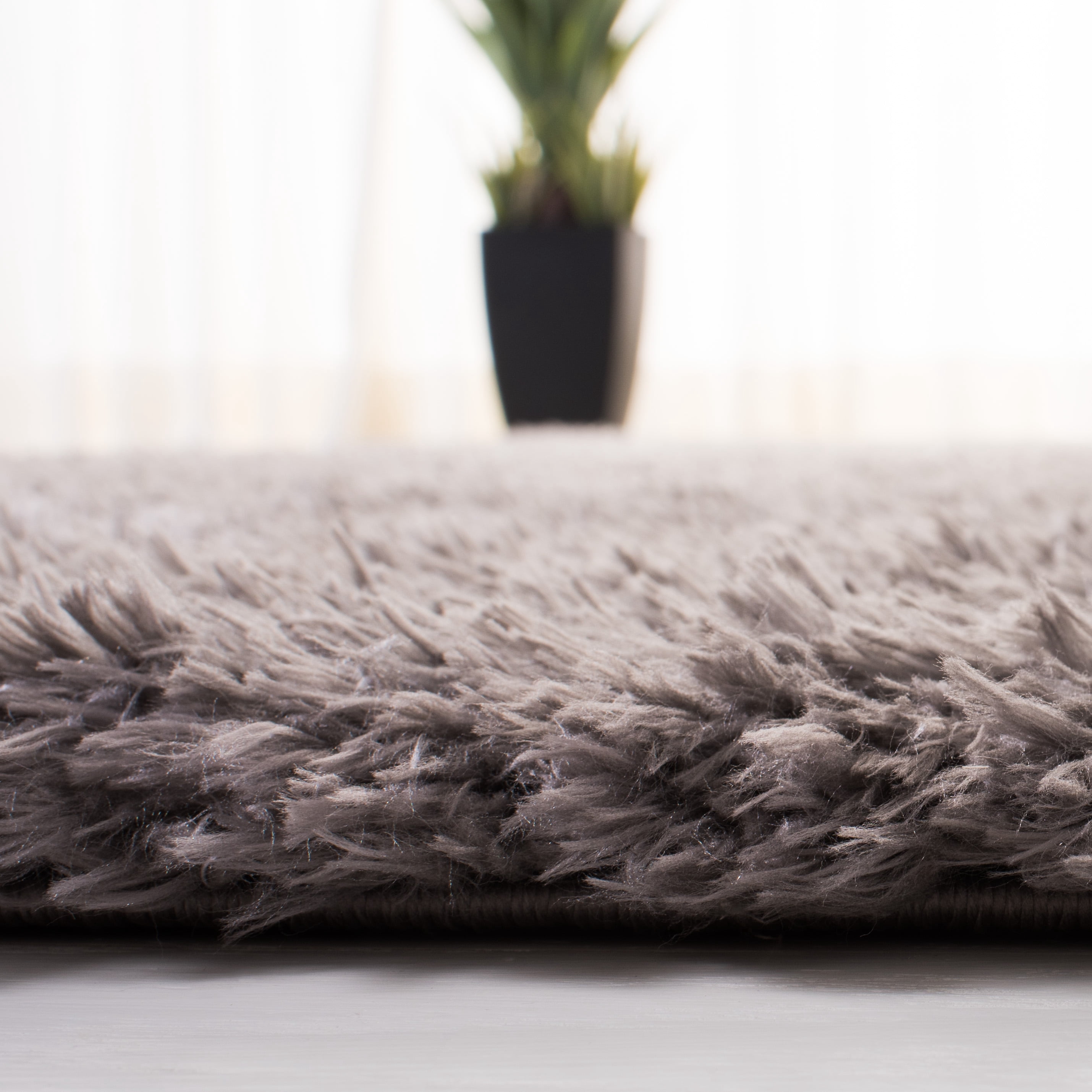 SAFAVIEH Madrid Miah Solid Polyester Shag Area Rug, Charcoal, 2' x 3'