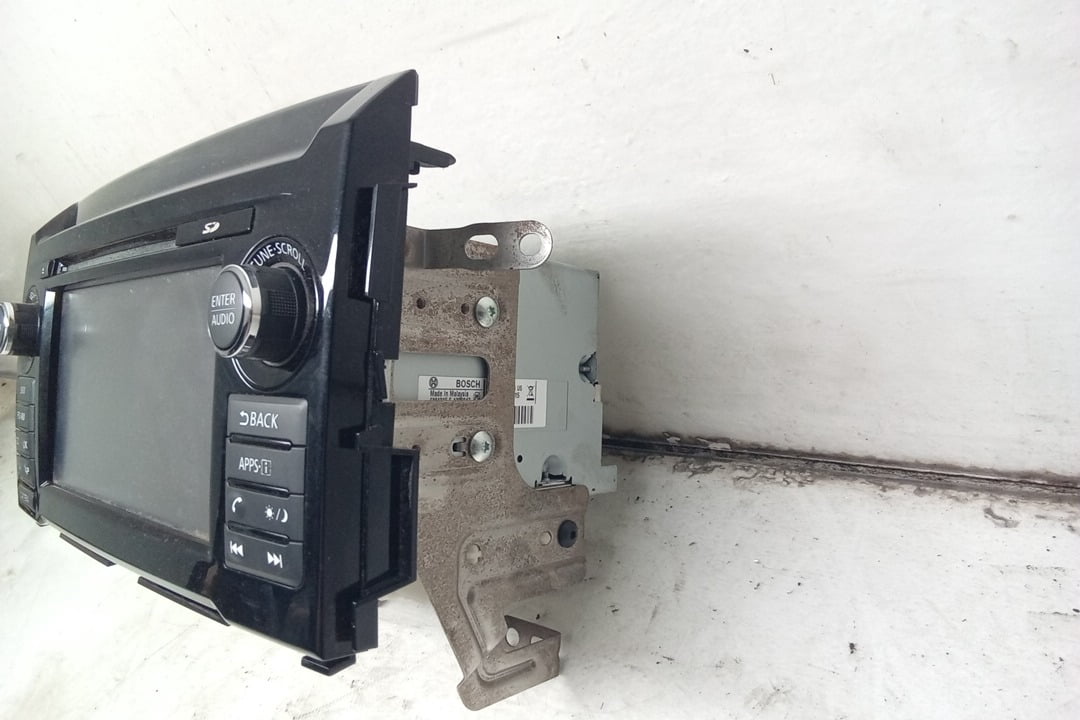 Pre-Owned 16 2016 Nissan Titan CD Player Radio Receiver with Navigation OEM - Verify Specific Vehicle Fitment In Description - (Good)