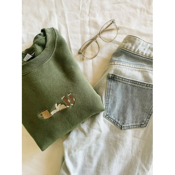 Book Trio Fall Embroidered Crewneck