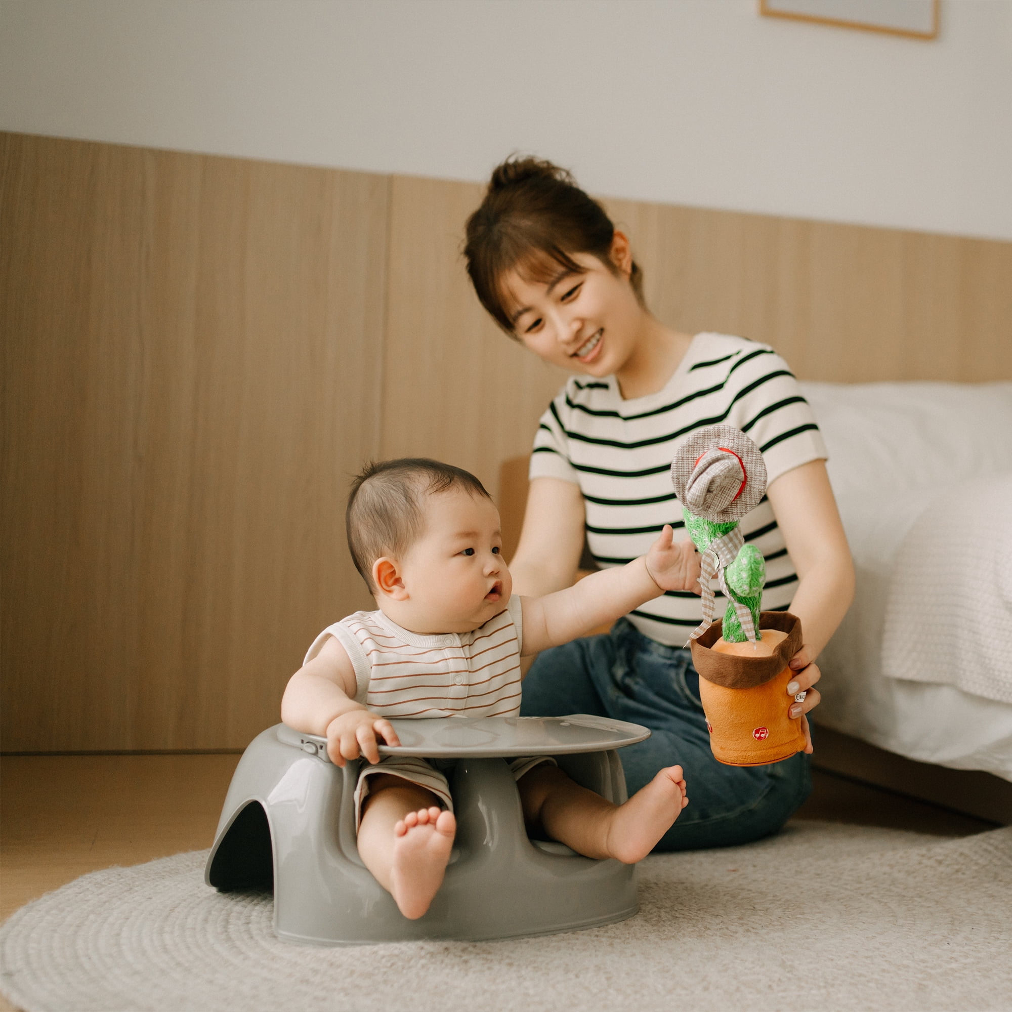 Bumbo Plastic Floor Seat Lite Baby Chair with Removable Tray for 3-12 Months, Breige