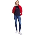 thumbnail image 2 of Camiseta Tommy Hilfiger para mujer, corte regular, logotipo bordado, 2 of 5