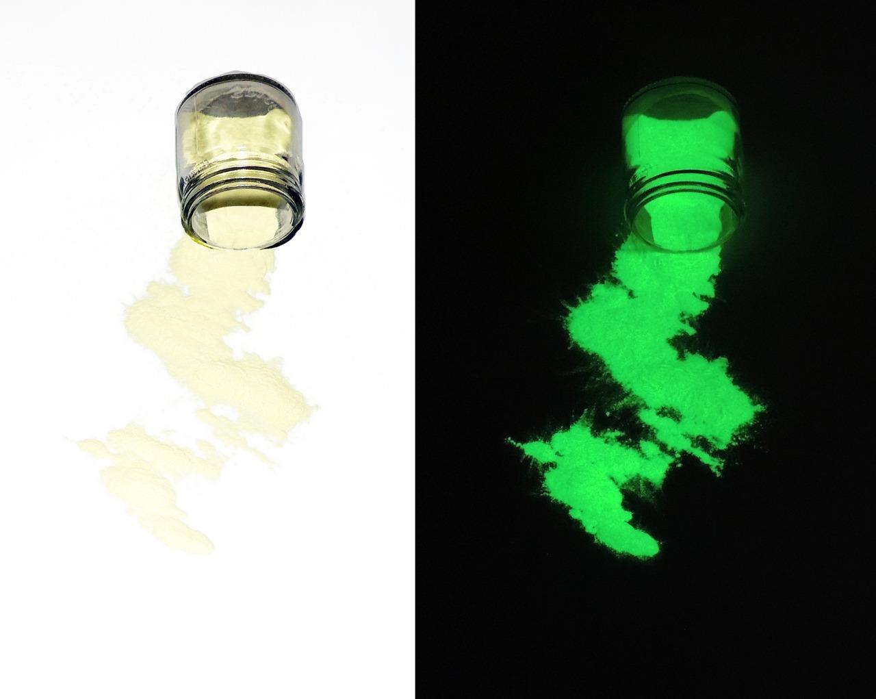 Miss Pigments ULTRA GREEN Glow in The Dark Powder - Glowing Mica Pigment Colorant for Epoxy - Resin - Candle Making - Nail Polish - Non-Toxic