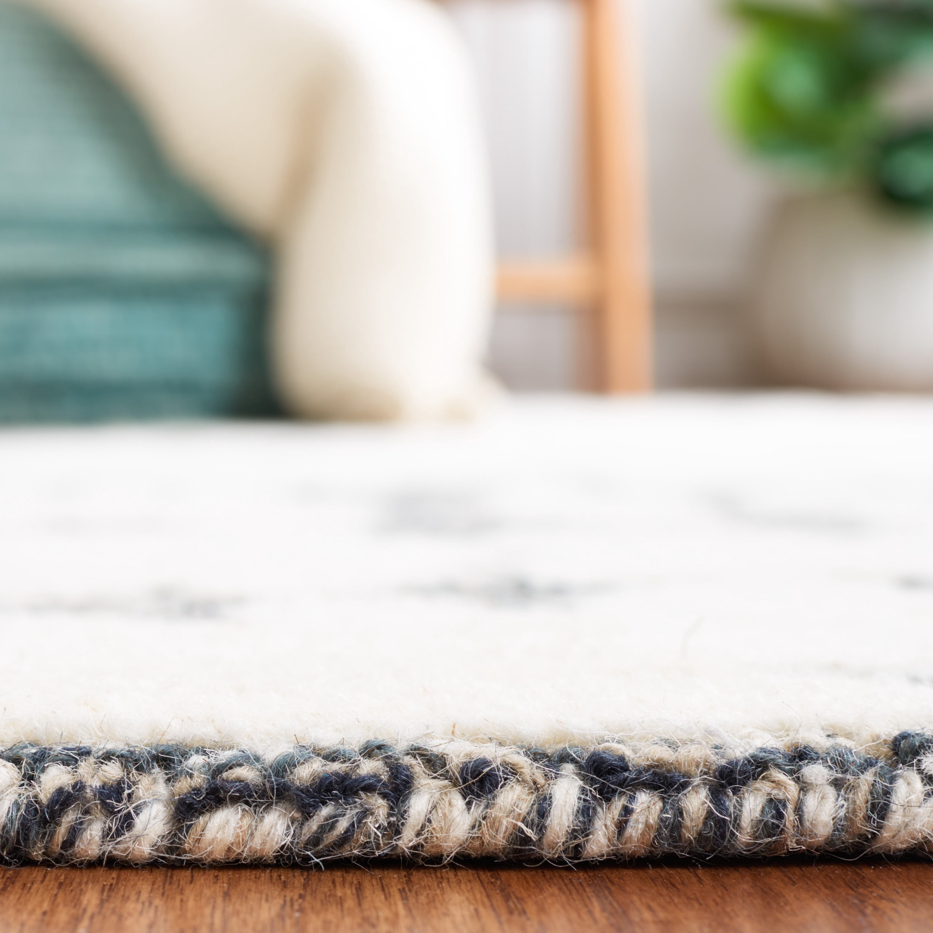 SAFAVIEH Martha Stewart Distressed Area Rug, Charcoal/Ivory, 5' x 8'