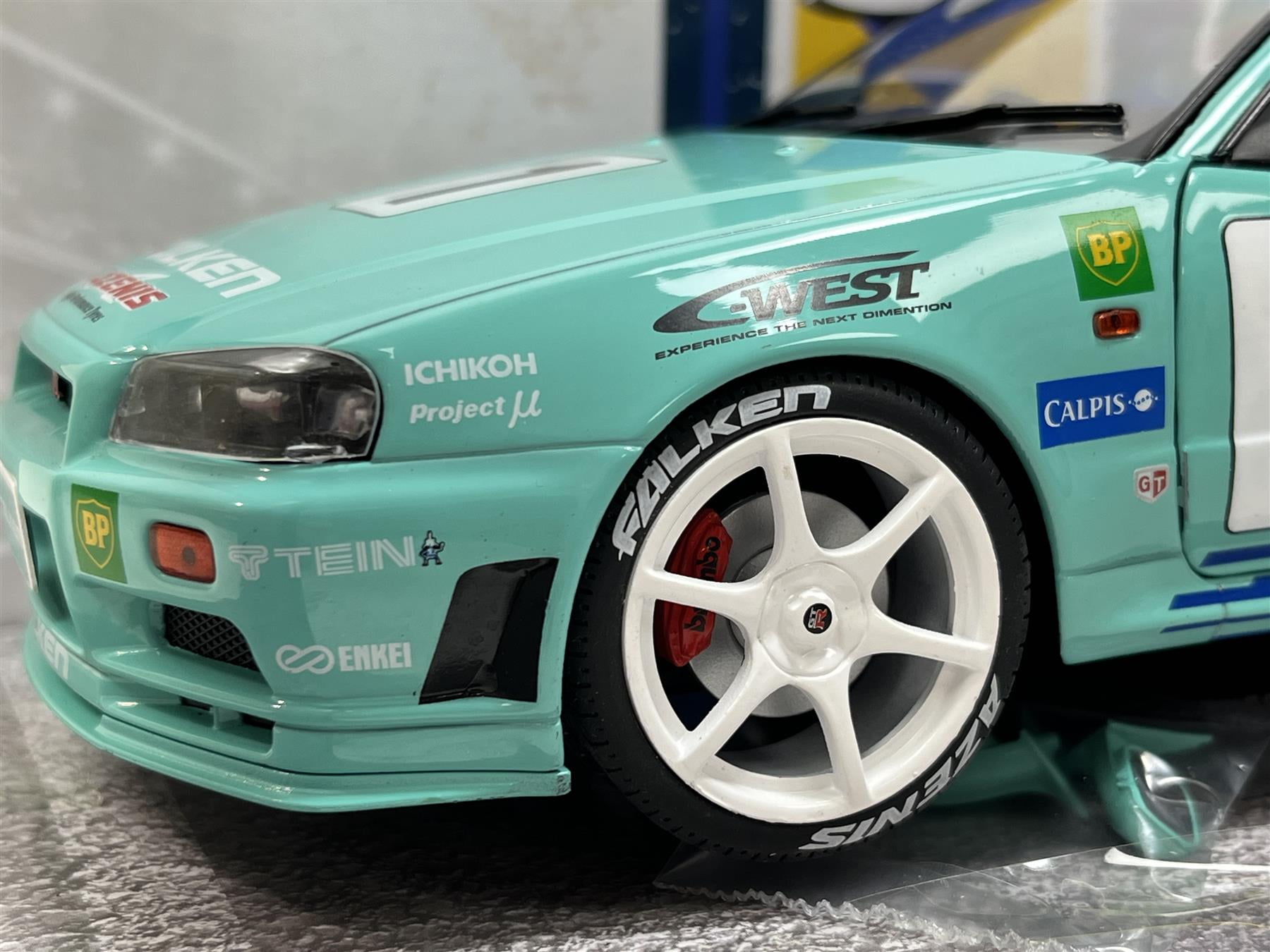 Nissan Skyline GT-R (R34) RHD #1 Hironori Takeuchi - Yuji