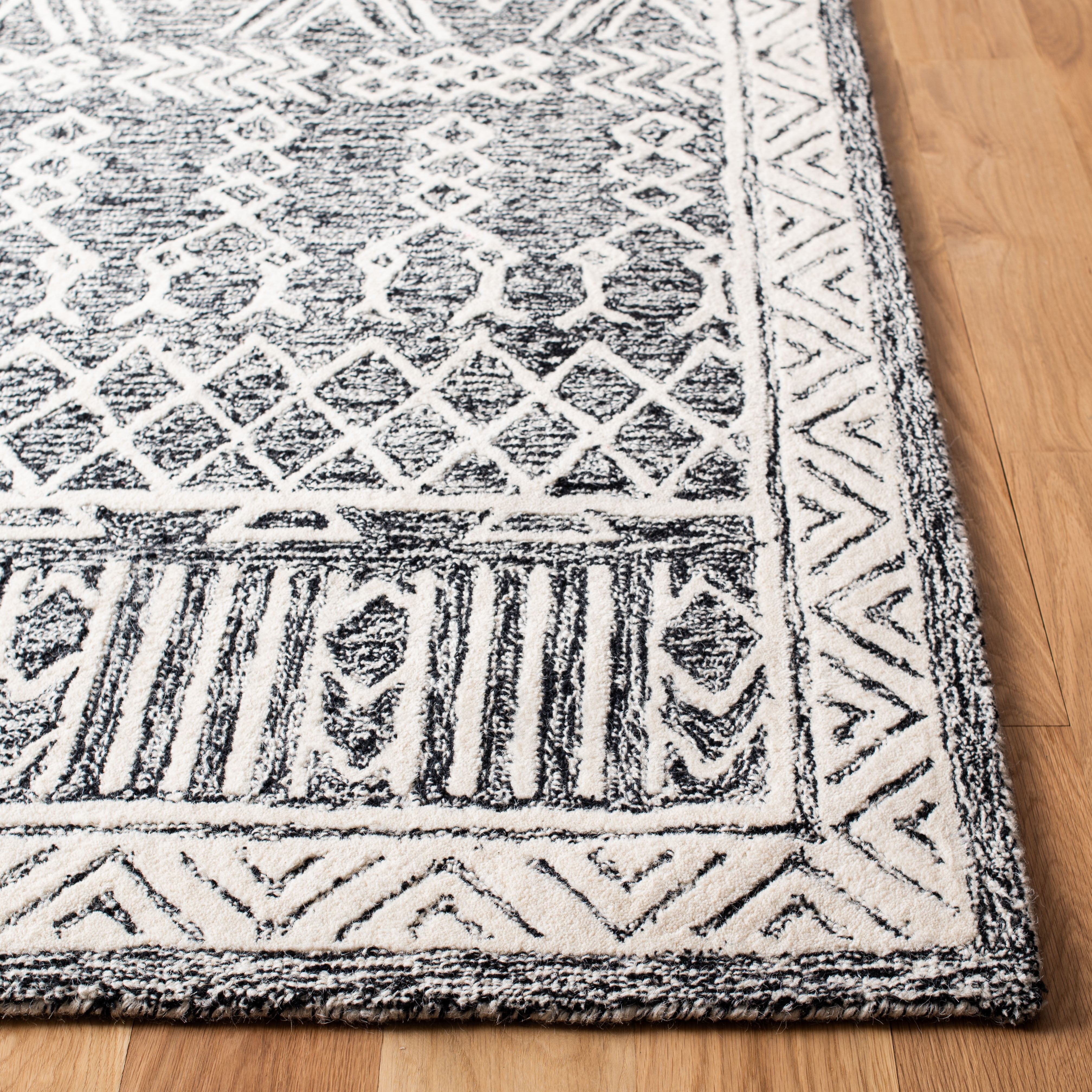 SAFAVIEH Abstract Alastar Geometric Wool Area Rug, Ivory/Black, 6' x 6' Square