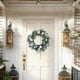thumbnail image 4 of Decoración del hogar, corona navideña, decoración para fiestas navideñas con bayas, piñas y bolas rojas, ideal para puertas, ventanas, decoración interior y exterior, adornos navideños de plástico., 4 of 6