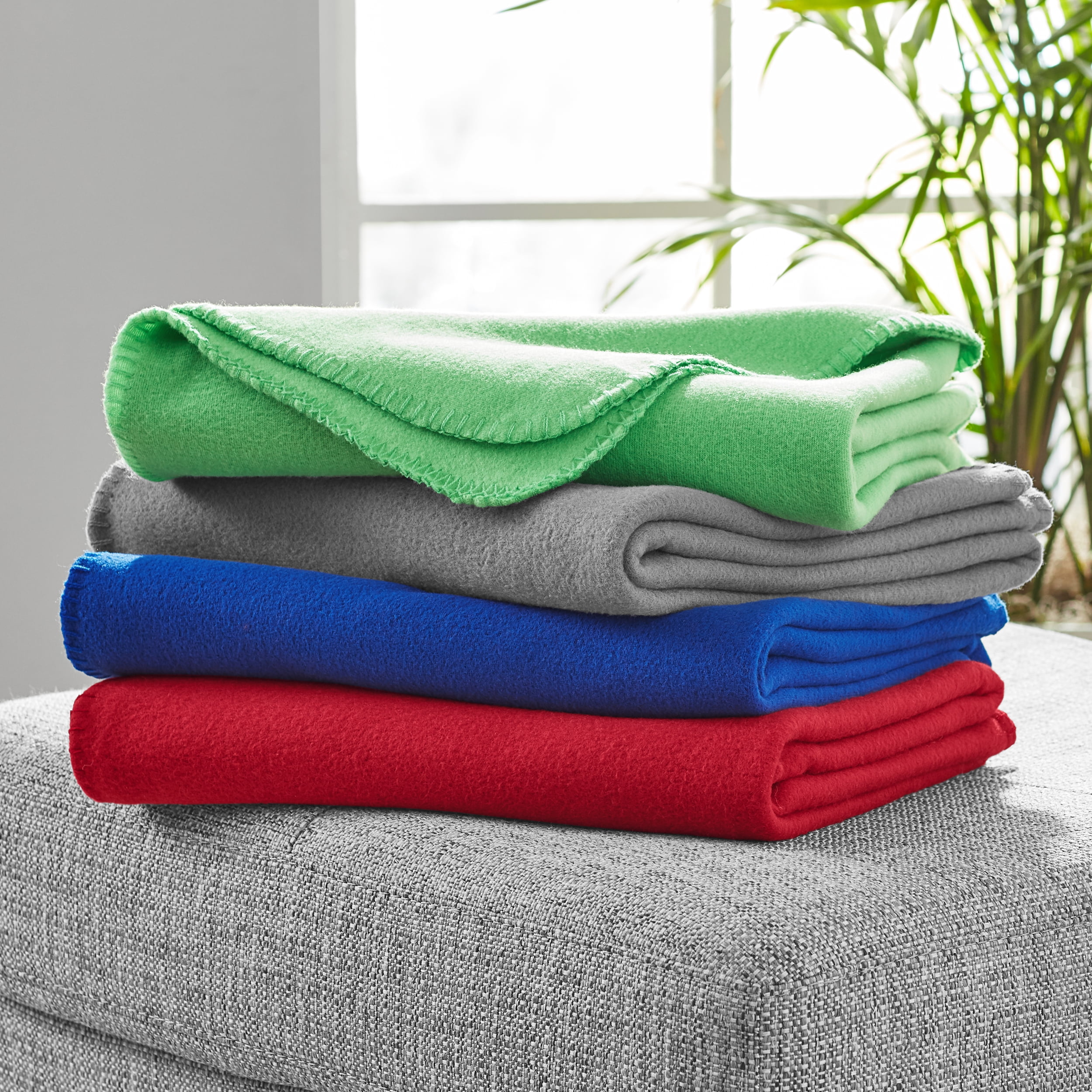 Mainstays 50” x 60” Fleece Throw Blanket, Mint Green